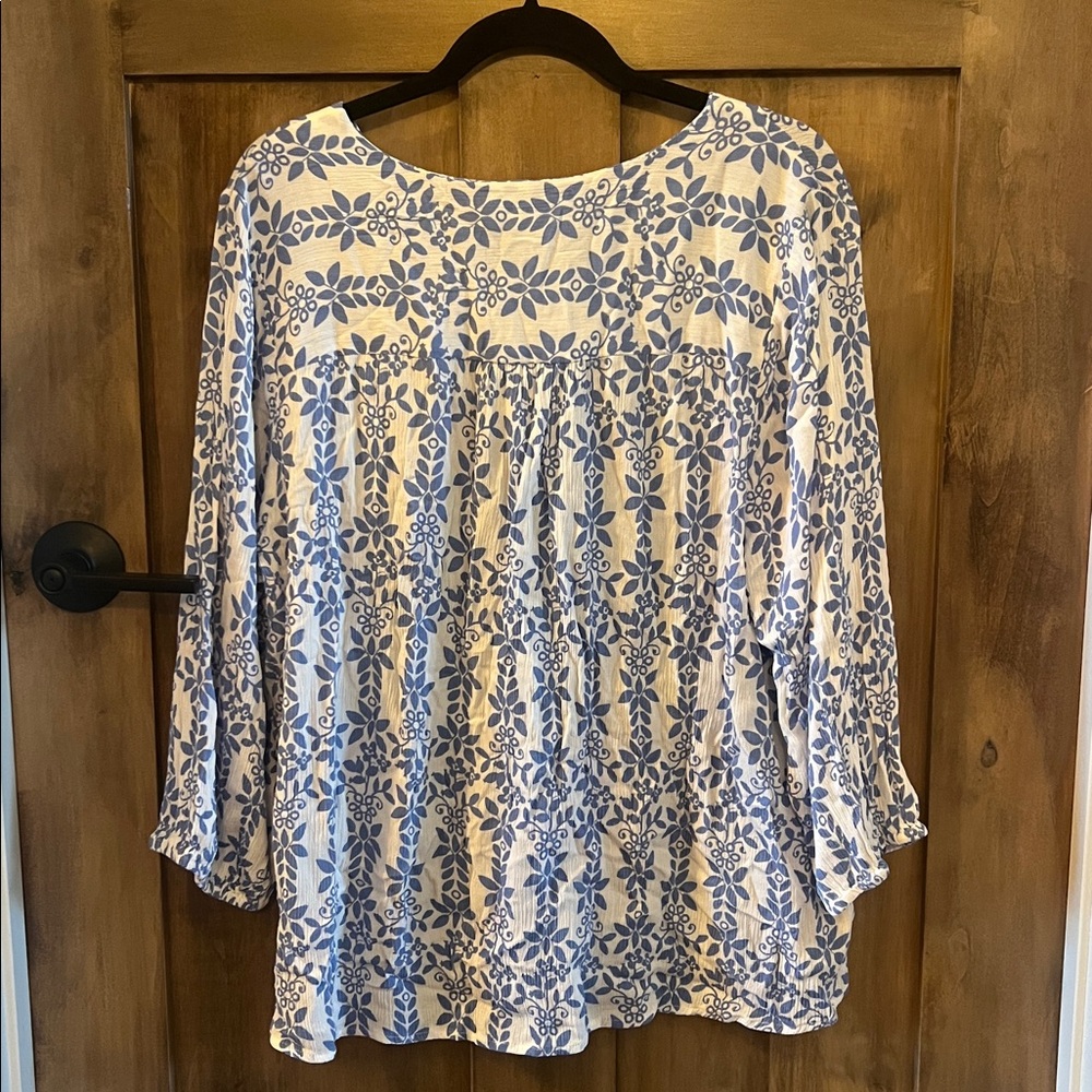 Skies are Blue Patterned Blouse - Picture 6 of 7